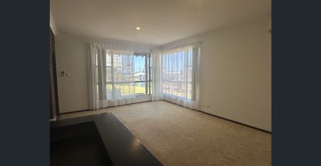 Coastal Charmer - Photo 3