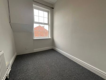 2 bedroom Mid Terraced House to let - Photo 4