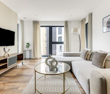 2 Bed Flat, Osiers Road, SW18 - Photo 1