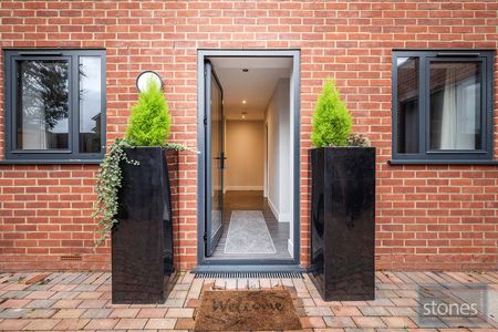 Elm Park, Stanmore - Photo 4