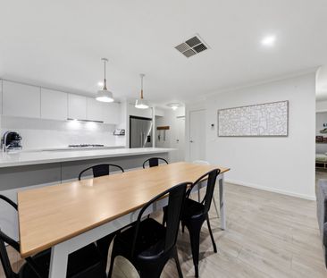 Picture Perfect on Cinema St! - Photo 2