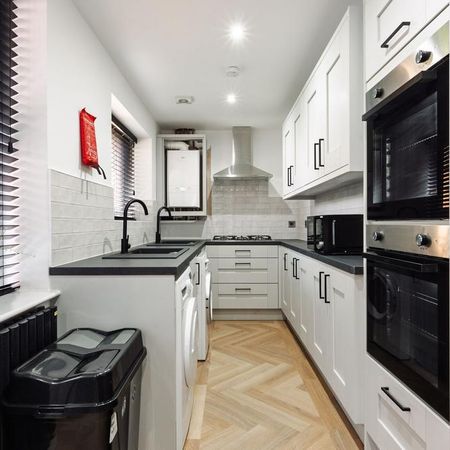 6 bedroom house to rent - Photo 4