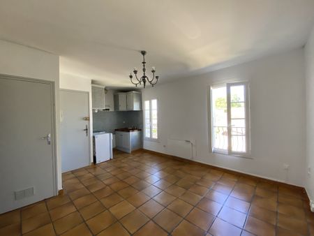 Location Appartement 2 pièces 32m² CASTELNAUDARY 11400 - Photo 5