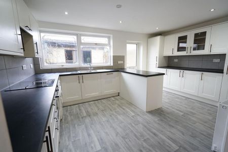 6 bedroom terraced house to rent - Photo 3