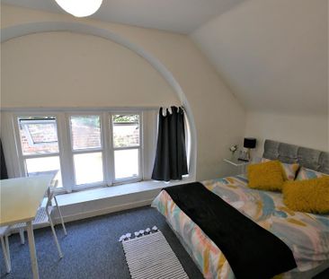 The Mount, Bournemouth, BH1 - Photo 2