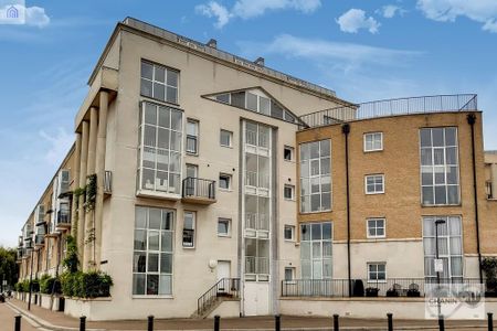 1 bedroom in a flat share to rent - Photo 5