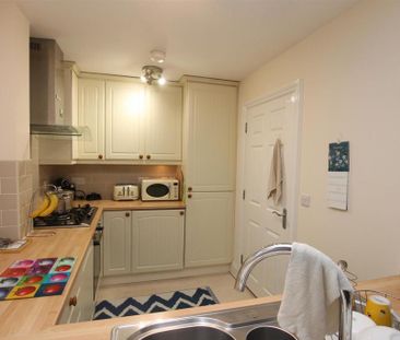 2 bedroom flat to rent - Photo 4