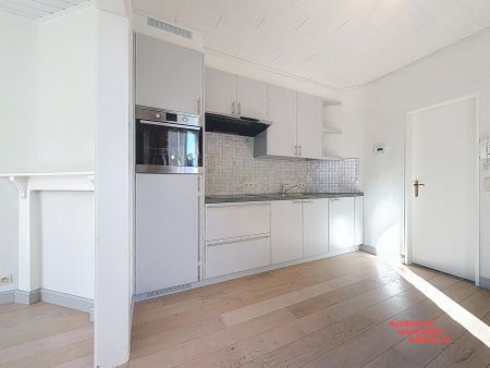 Lichtrijk appartement met 2 slaapkamers nabij het centrum - Foto 4