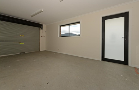 Modern 2-Bedroom Villa Unit with Garage - Perfect for Comfortable Living! - Photo 3