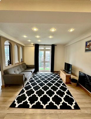 3 Bed Flat, Ocean Village, SO14 - Photo 1