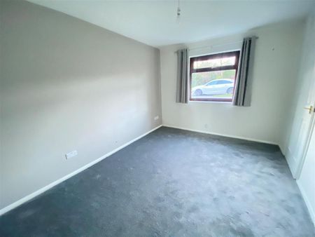 2 bedroom end of terrace house to rent - Photo 3