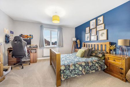 3 bedroom end of terrace house to rent - Photo 4