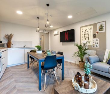 1 bedroom in a flat share to rent - Photo 1