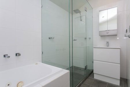 TOP QUALITY, GOOD SIZED HOME - Photo 5