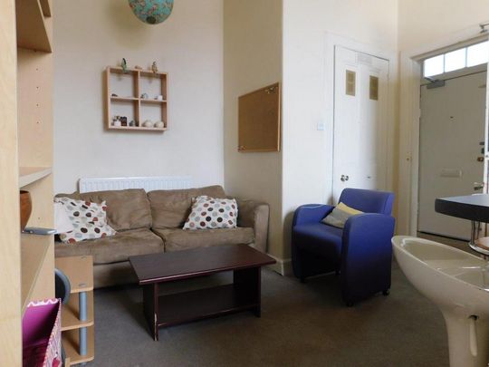 3 bedroom flat to rent - Photo 1