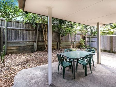 For Lease: Well-Presented Townhome with Practical Layout & Great Location - Photo 2