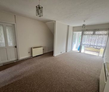 West Court, Royston - Photo 1
