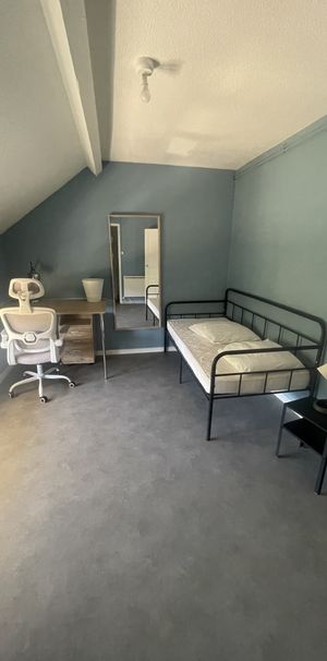 Location Appartement 1 pièce 25m² LE CREUSOT 71200 - Photo 1