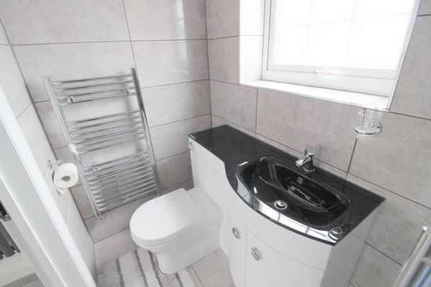 1 bedroom Property to rent - Photo 1