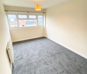 3 bedroom house to rent Darrall Gardens, ST4 - Photo 4