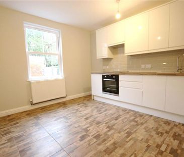 2 bedroom end of terrace house to rent - Photo 5