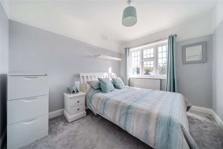 A well proportioned family home in a desirable Sevenoaks location - Photo 5