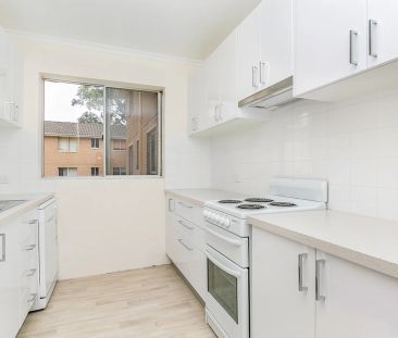 Spacious unit in Prime Location - Photo 3