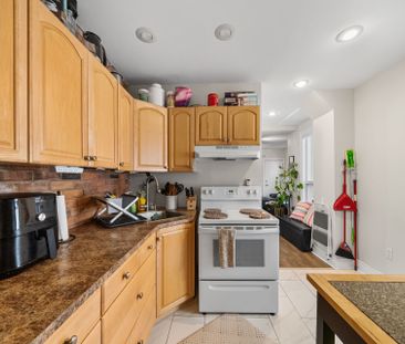 For Lease - 229 Woodbine Avenue Unit# Main, Toronto, Ontario - Photo 2