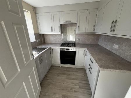 3 bedroom semi-detached house to rent - Photo 4