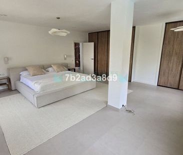 Villa for rent in Elviria, Marbella East - Photo 2