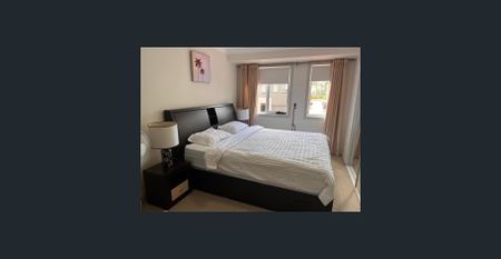 Beautiful FURNISHED Family Home - Stair Lift - Perfect for Disabled or Elderly Person - Photo 4