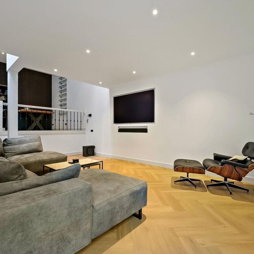 Appartement te huur: De Ruijterstraat 33 2518 AN Den Haag - Photo 1