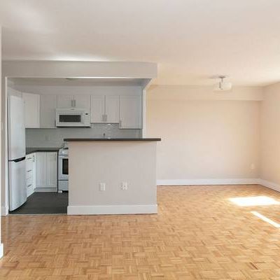 Sept 1 ❤ Unfurnished 1 bdr Apartment w/ balcony @Saint Clair/Bathurst - Photo 1