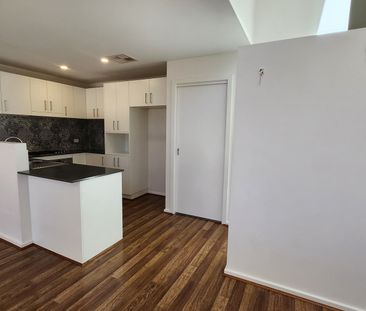 43 Bellbird Loop, Lawson ACT 2617 - Townhouse For Rent | Domain - Photo 6