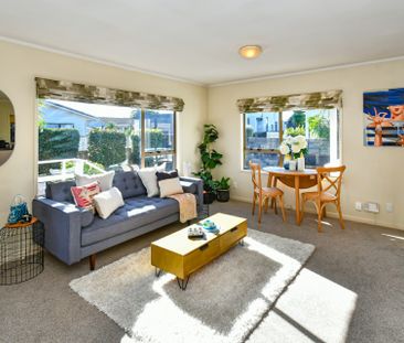 Standalone 2-bedroom home in Opaheke - Photo 3