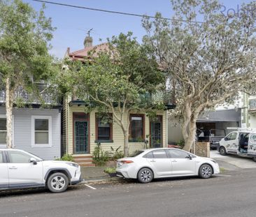 Three bedroom terrace near Newcastle Beach. - Photo 6