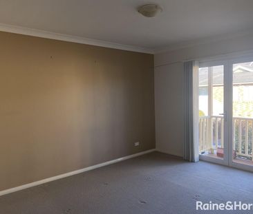 Neat 3 Bedroom Villa - Photo 1