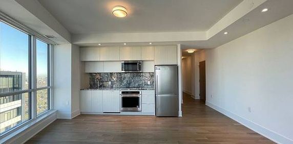 Bloor & Parliament Modern +Stunning 3Bdrm 1Parking 1Locker Upgraded - Photo 2