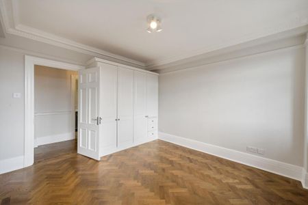 4 bedroom flat to rent - Photo 4