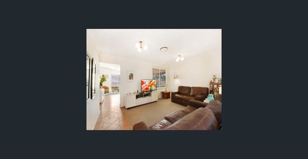 Spacious Family Home in Quiet Cul-de-Sac - Convenient Location! - Photo 1