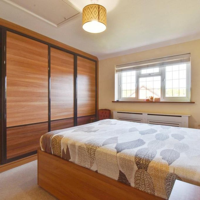 4 bedroom detached house to rent - Photo 1