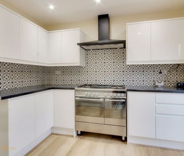 3 bed terraced house to rent in Downview Road, Yapton, BN18 - Photo 2