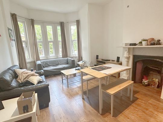 2 Bedroom Flat - Photo 1