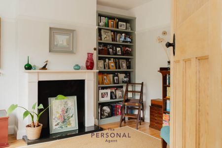 Manor Green Road, Epsom - Photo 2