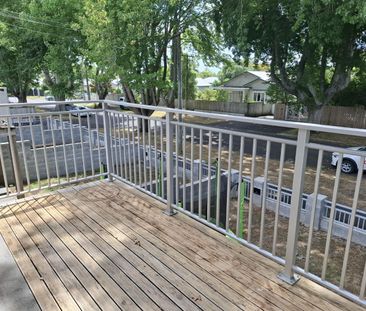 Very tidy two bedroom upstairs flat in quiet street. - Photo 4