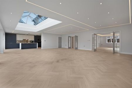 5 bedroom detached house to rent - Photo 2