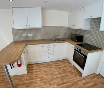 2 bedroom ground floor flat to rent - Photo 3