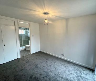 Olive Close - Photo 4