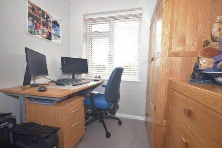 Manor Road, Wendover, HP22 - Photo 3