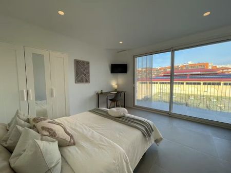 Travessera de Collblanc, L'Hospitalet de Llobregat, Catalonia 08904 - Photo 3